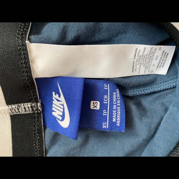 Nike leggings - Picture 2 of 2